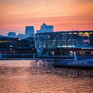 Austin David Excel Londra