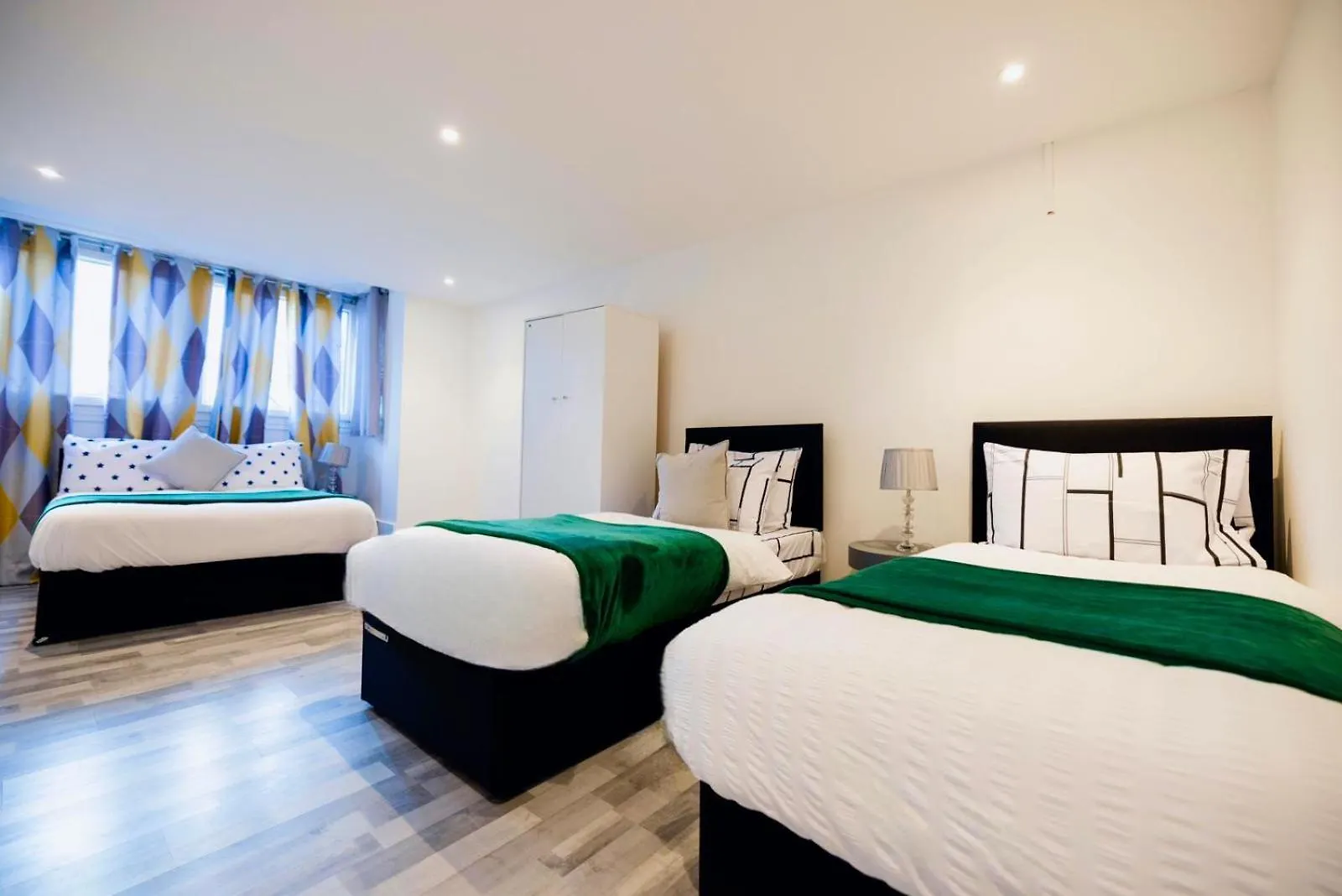 Apartment 2 Bedrooms-6Guests-Veryspacious-Freeparking-Wifi London United Kingdom