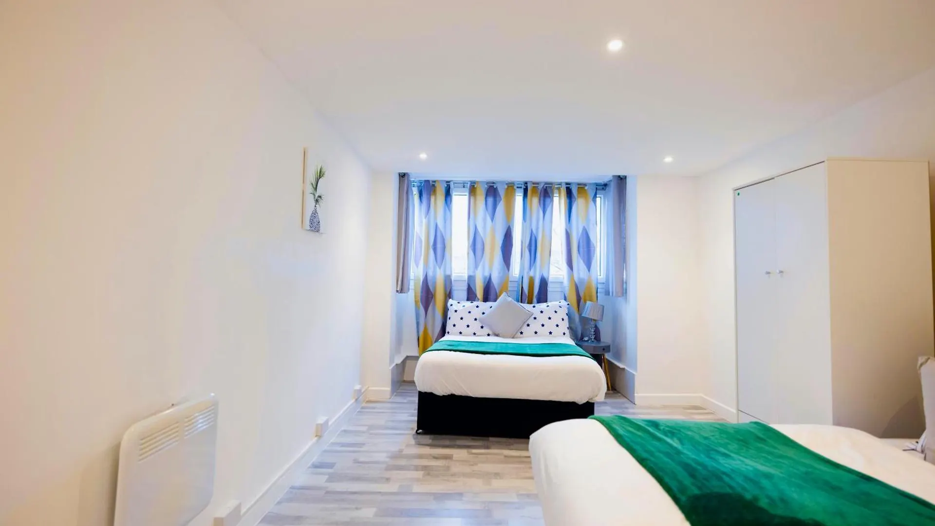 2 Bedrooms-6Guests-Veryspacious-Freeparking-Wifi London 0*,  United Kingdom