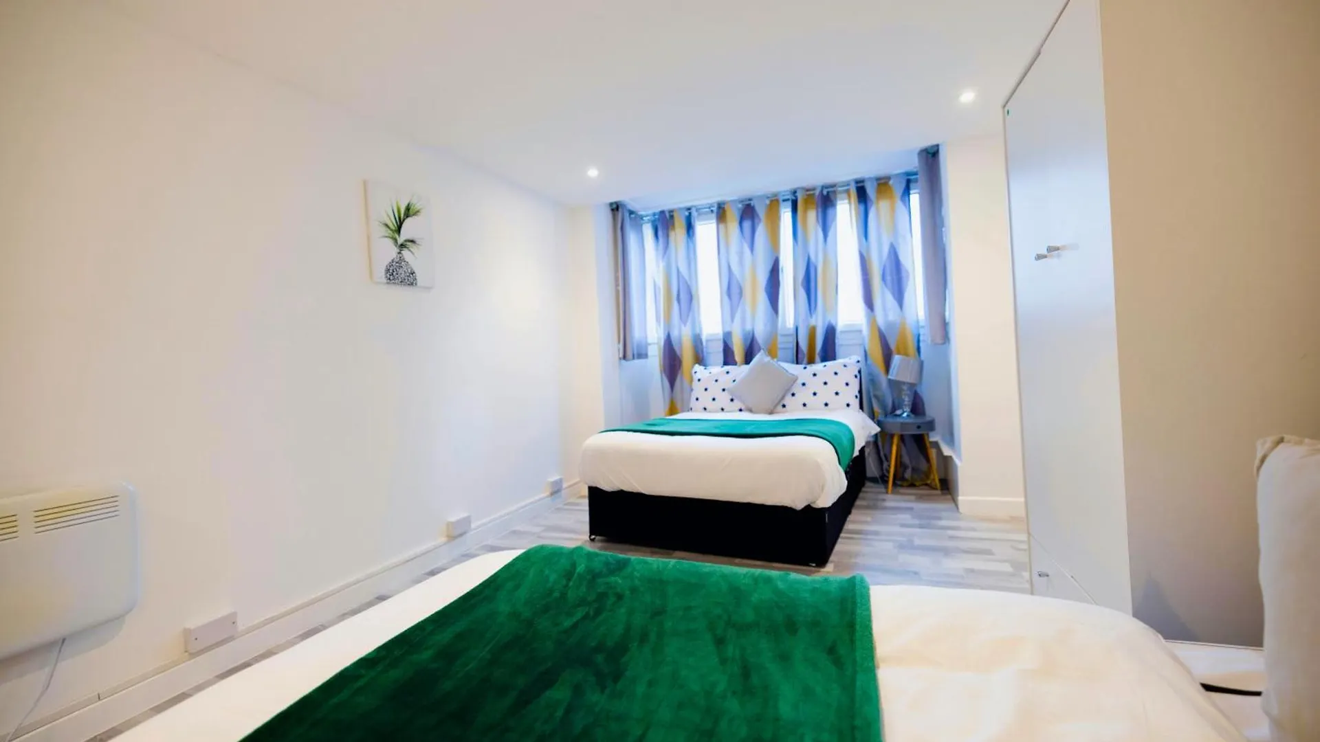 2 Bedrooms-6Guests-Veryspacious-Freeparking-Wifi London Apartment