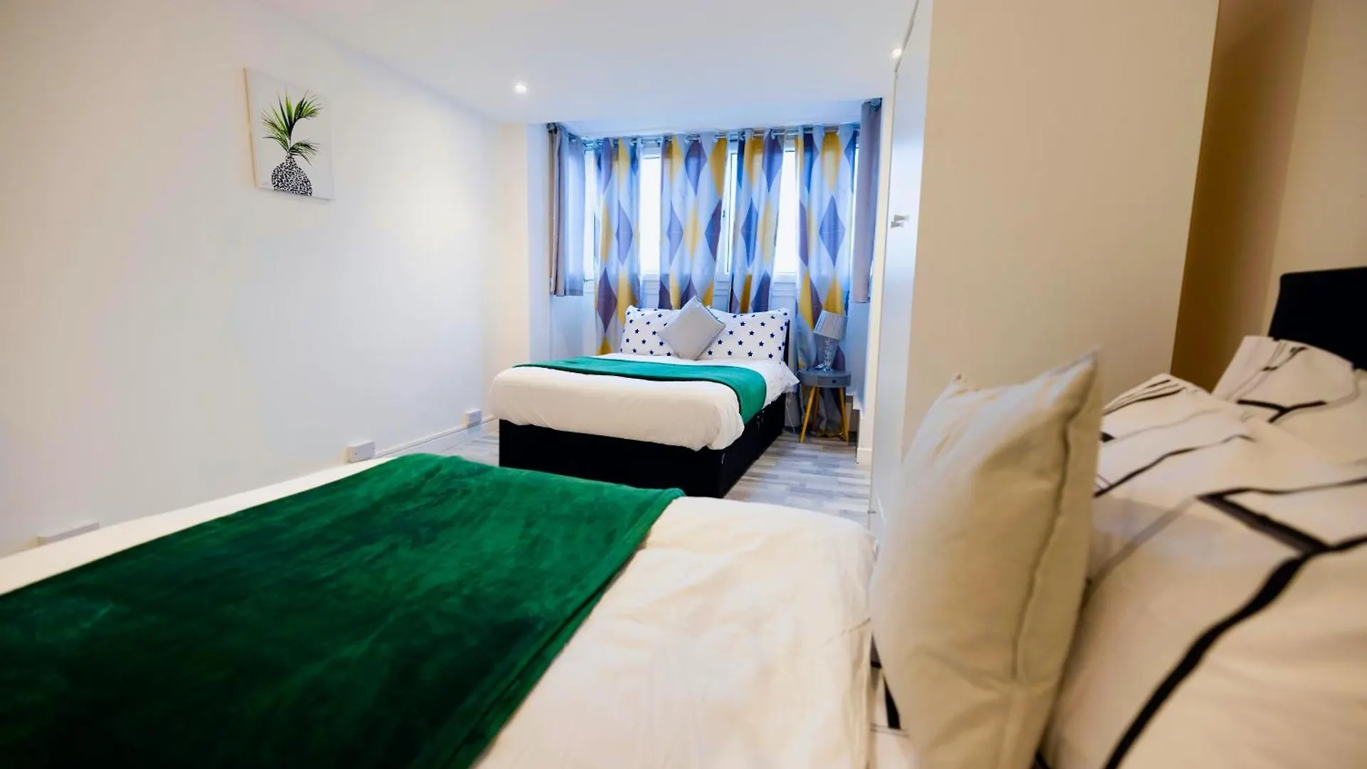 Apartment 2 Bedrooms-6Guests-Veryspacious-Freeparking-Wifi London United Kingdom