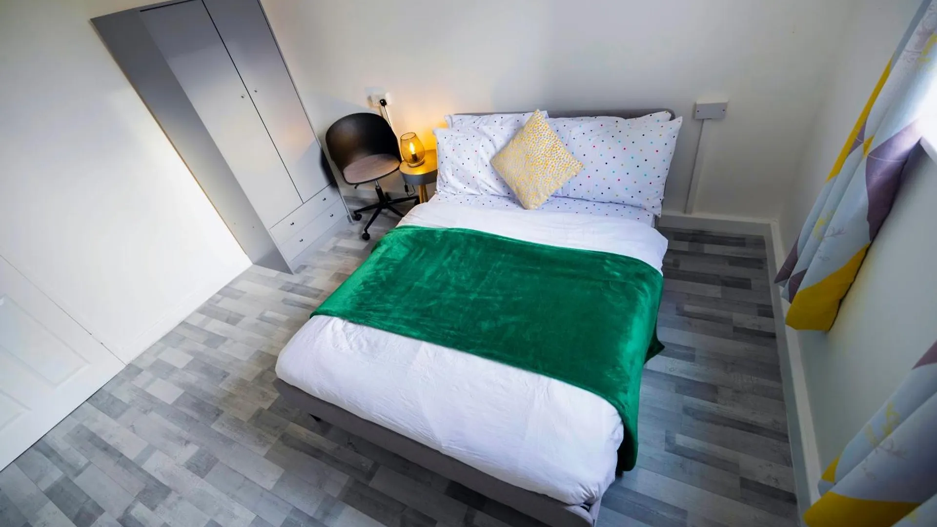 2 Bedrooms-6Guests-Veryspacious-Freeparking-Wifi London Apartment
